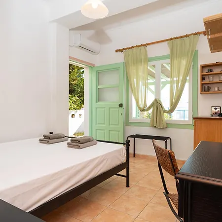 Orange Apartment Adamantas (Milos)